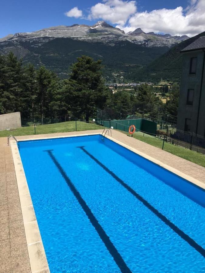 Duplex Familiar Izarraitz Apartman Villanúa Kültér fotó